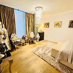 Luxury Center With Canal View 1 Kingsize Bed And 1 Sleeping Sofa *