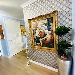 Luxury Center With Canal View 1 Kingsize Bed And 1 Sleeping Sofa 公寓 *