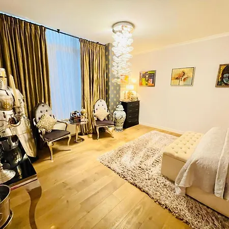 Luxury Center With Canal View 1 Kingsize Bed And 1 Sleeping Sofa *