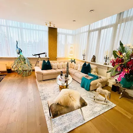Luxury Center With Canal View 1 Kingsize Bed And 1 Sleeping Sofa