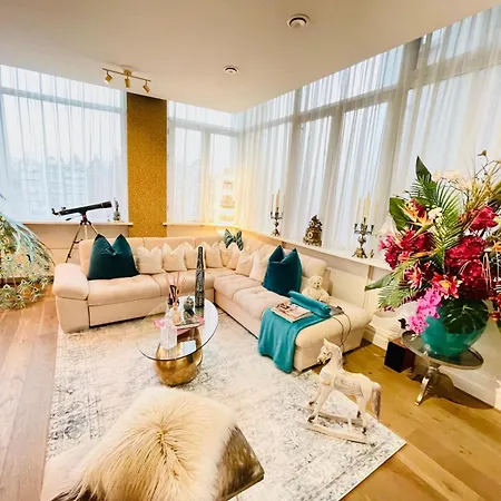 Luxury Center With Canal View 1 Kingsize Bed And 1 Sleeping Sofa Apartment Amsterdam