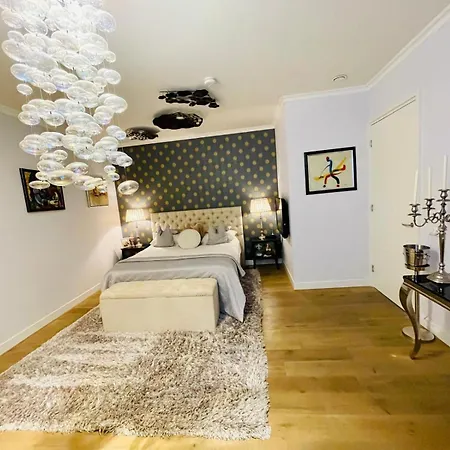 Luxury Center With Canal View 1 Kingsize Bed And 1 Sleeping Sofa * Amsterdam