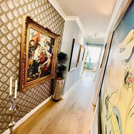 Luxury Center With Canal View 1 Kingsize Bed And 1 Sleeping Sofa