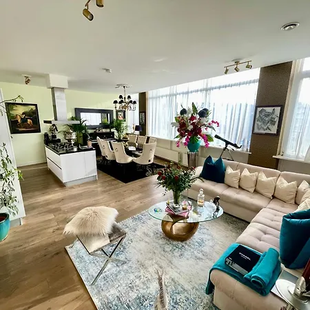 Luxury Center With Canal View 1 Kingsize Bed And 1 Sleeping Sofa