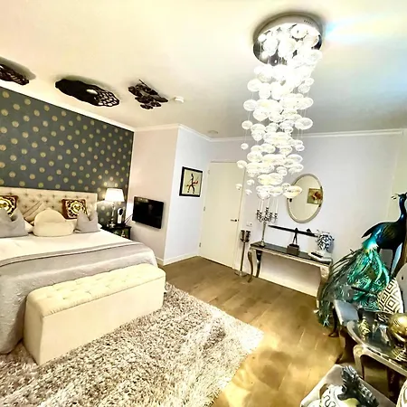 Luxury Center With Canal View 1 Kingsize Bed And 1 Sleeping Sofa Amsterdam