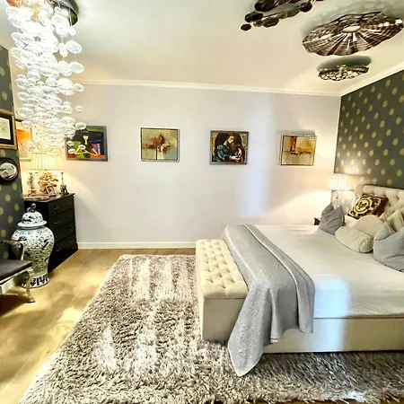 Luxury Center With Canal View 1 Kingsize Bed And 1 Sleeping Sofa Apartment *