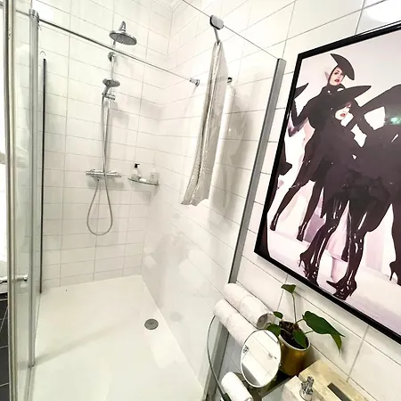 Luxury Center With Canal View 1 Kingsize Bed And 1 Sleeping Sofa Lägenhet *