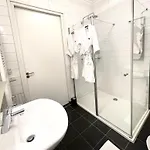 Luxury Center With Canal View 1 Kingsize Bed And 1 Sleeping Sofa אמסטרדם