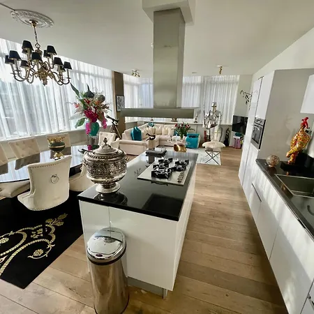 Apartmán Luxury Center With Canal View 1 Kingsize Bed And 1 Sleeping Sofa